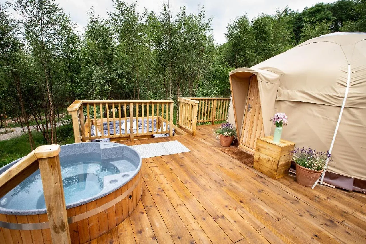 Lodge Yurtshire Eavestone Lake - Birch Yurt Ripon