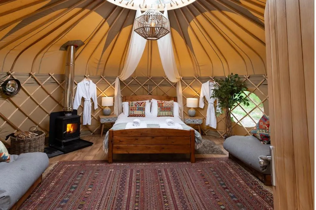 Lodge Yurtshire Eavestone Lake - Birch Yurt Ripon United Kingdom