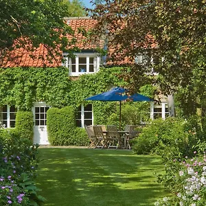  Holiday home Hungate Garden